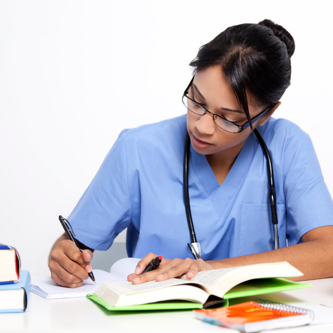 Educação e Capacitação na Enfermagem: O Caminho para a Excelência